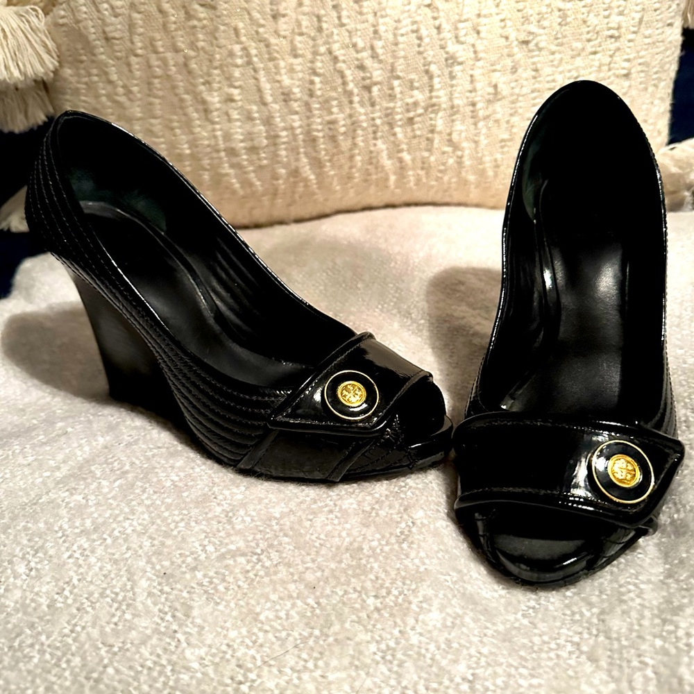 Tory Burch Black Leather Open Toe Wedges - rare